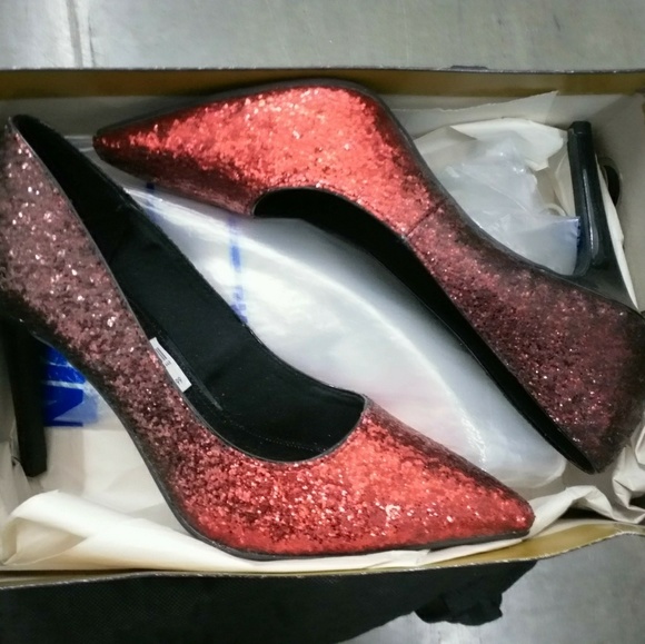 Gorgeous Red Glitter Ombre Pumps - Picture 3 of 4